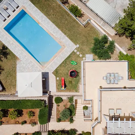 Hegemoni Villa *
